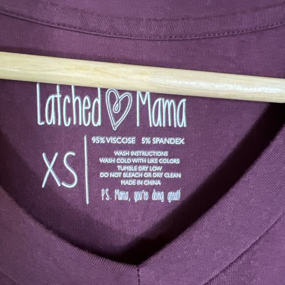 Latched Mama Nursing Tunic Top XS Burgundy Short Sleeve V Neck Layered Stretch - Picture 3 of 8